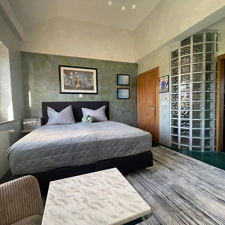 Tona - Miran Apartman - Parking - Samostalna Prijava Karlovac Dış mekan fotoğraf