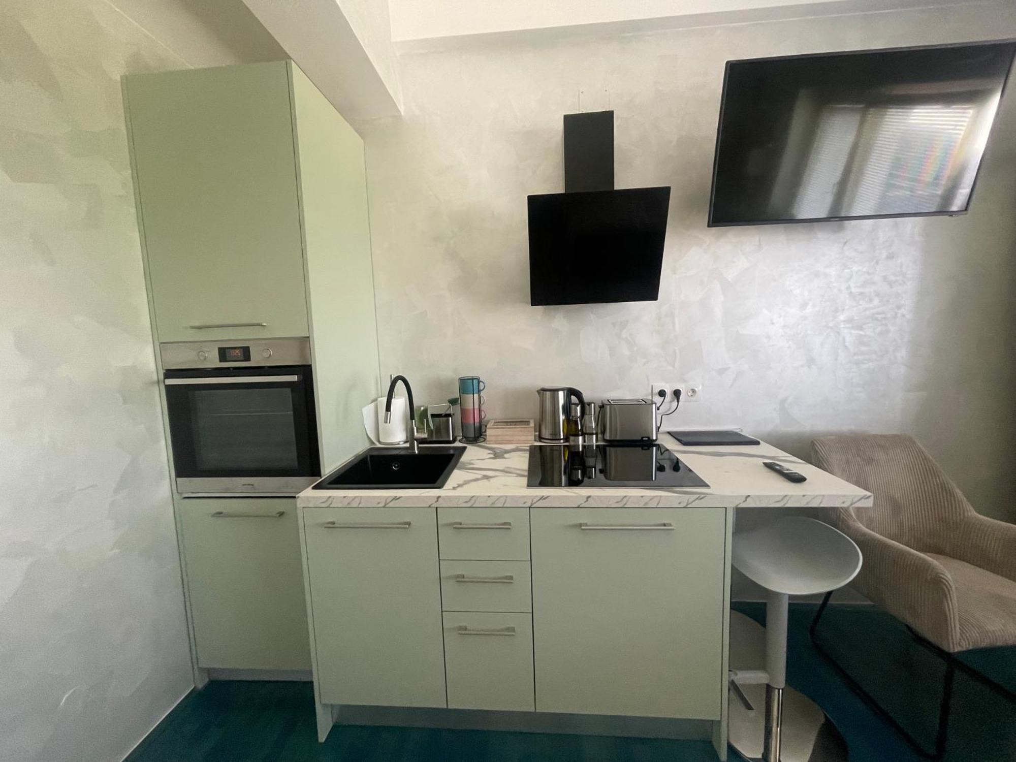 Tona - Miran Apartman - Parking - Samostalna Prijava Karlovac Dış mekan fotoğraf
