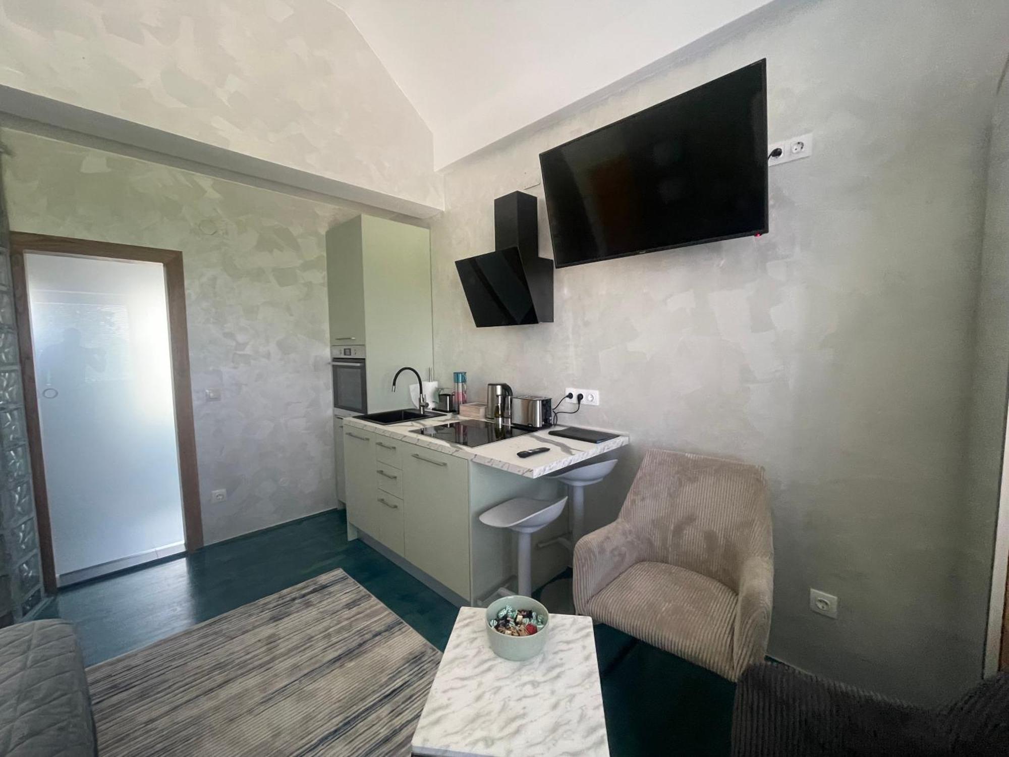 Tona - Miran Apartman - Parking - Samostalna Prijava Karlovac Dış mekan fotoğraf