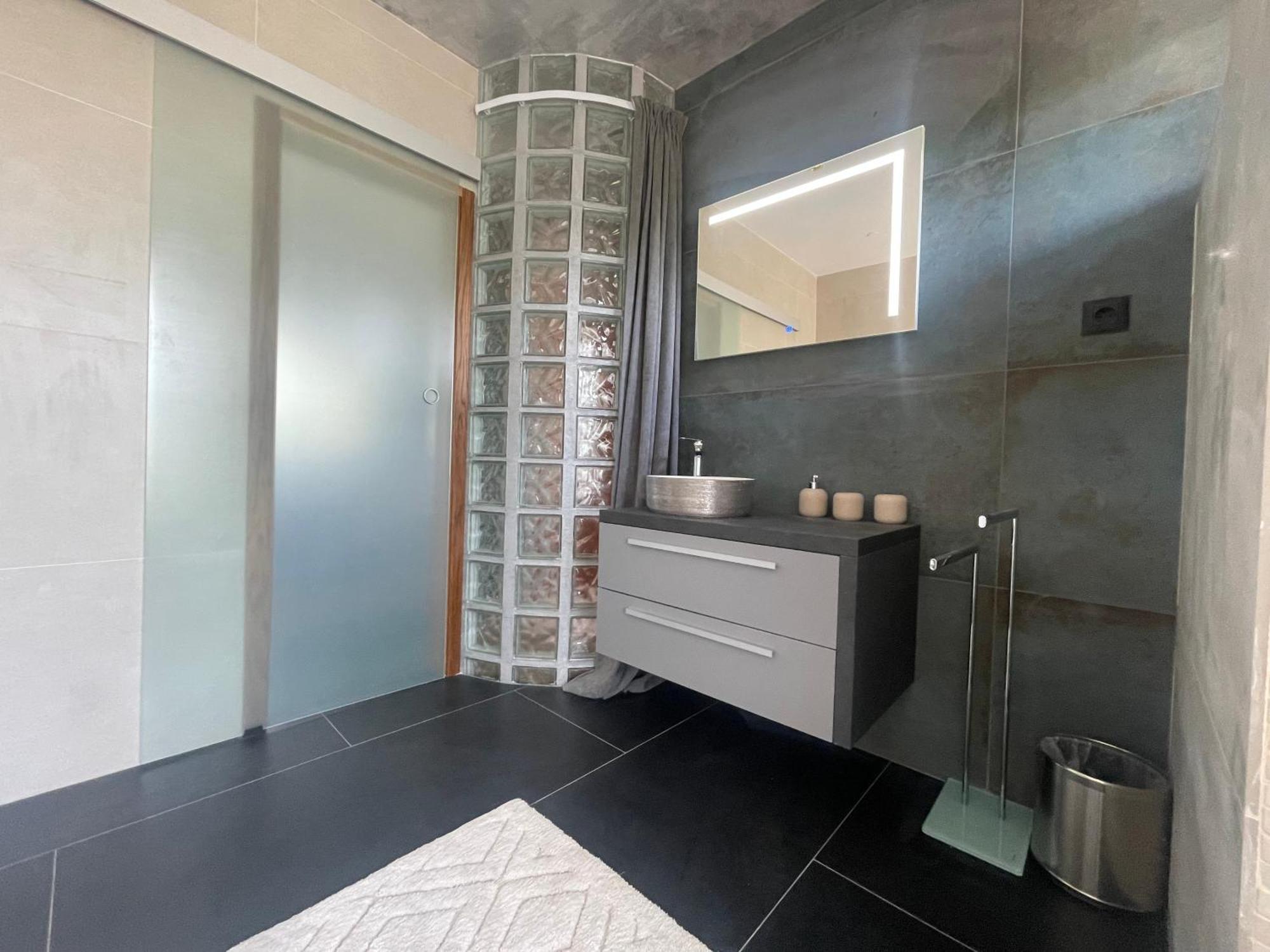 Tona - Miran Apartman - Parking - Samostalna Prijava Karlovac Dış mekan fotoğraf