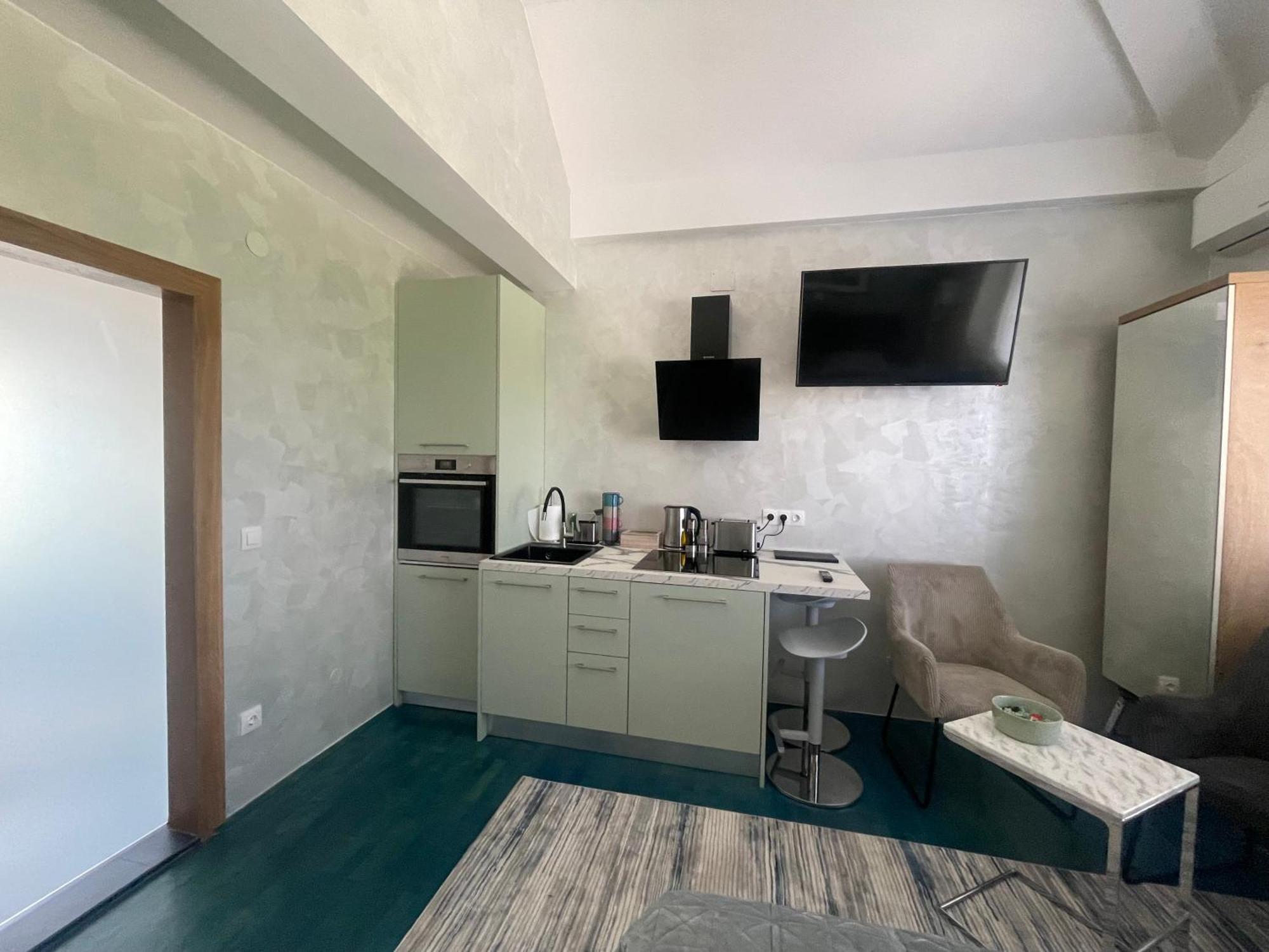 Tona - Miran Apartman - Parking - Samostalna Prijava Karlovac Dış mekan fotoğraf