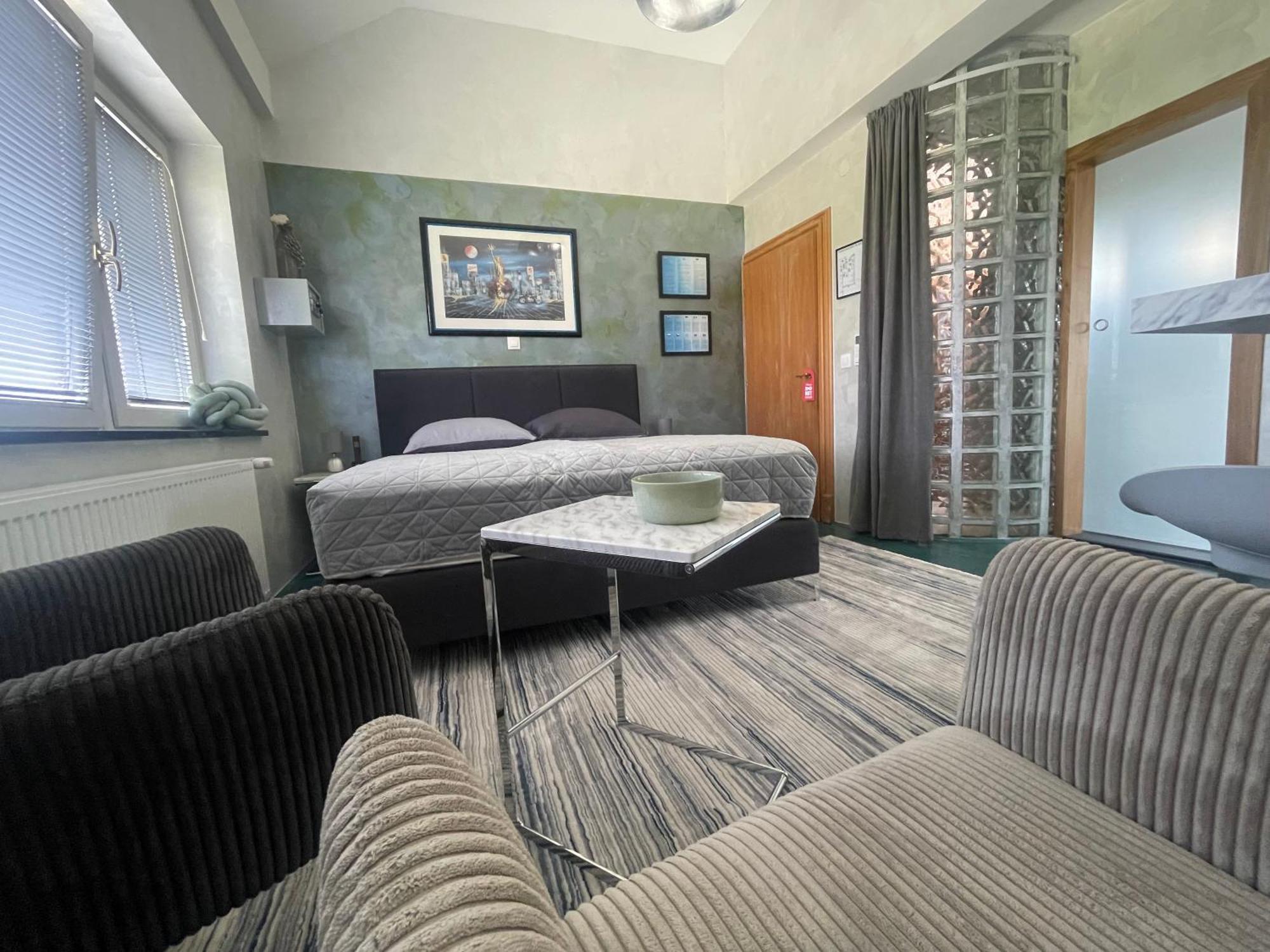 Tona - Miran Apartman - Parking - Samostalna Prijava Karlovac Dış mekan fotoğraf